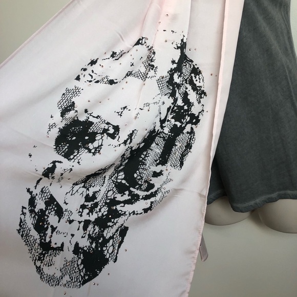 🆕 Rock & Republic tank top & satin scarf set - Picture 3 of 8